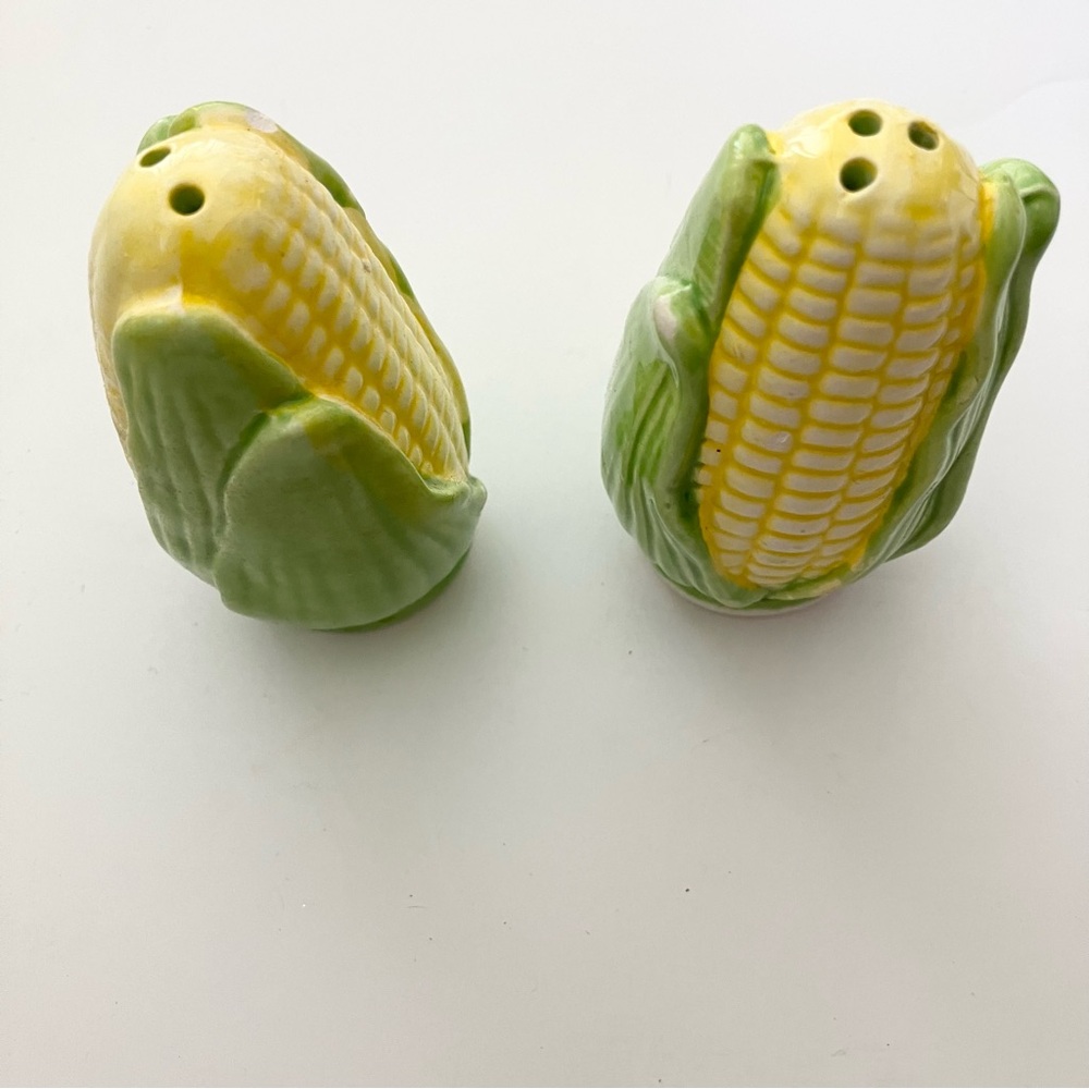 NIB Vintage Salt & Pepper Shakers